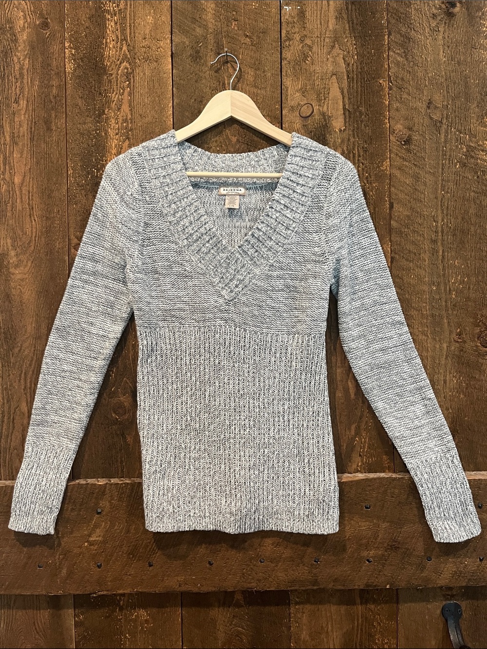 Arizona Jean Company Heather Blue V-Neck Pullover Sweater